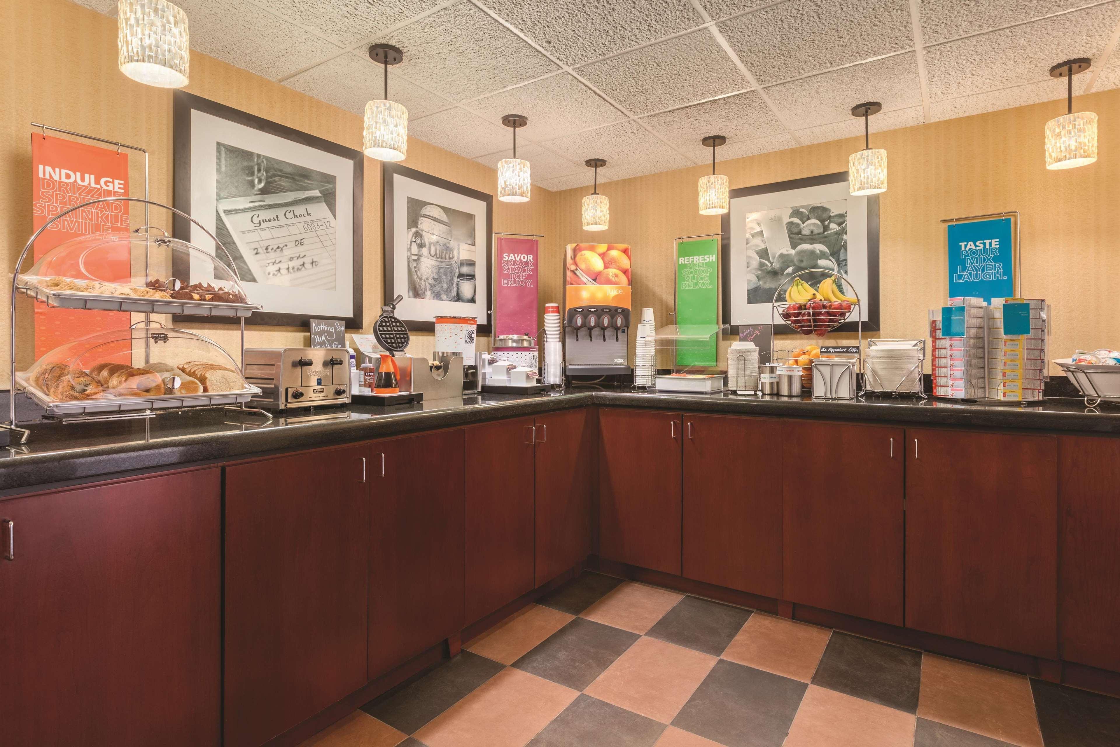 Hampton Inn Des Moines-Airport Exteriér fotografie
